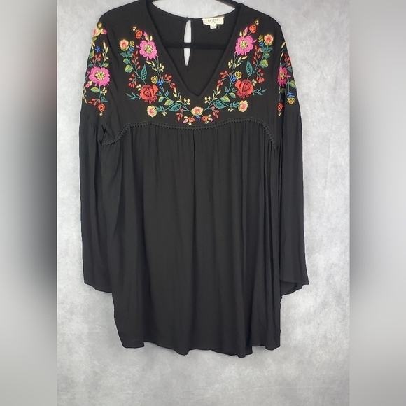 Umgee embroidered Flattering Boho Floral‎ V-Neck Long Bell Sleeve dress sizeM - Picture 4 of 11